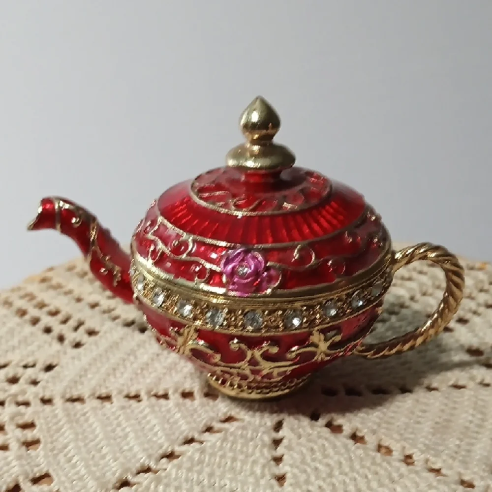 Elegant Red and Gold Teapot Brooch